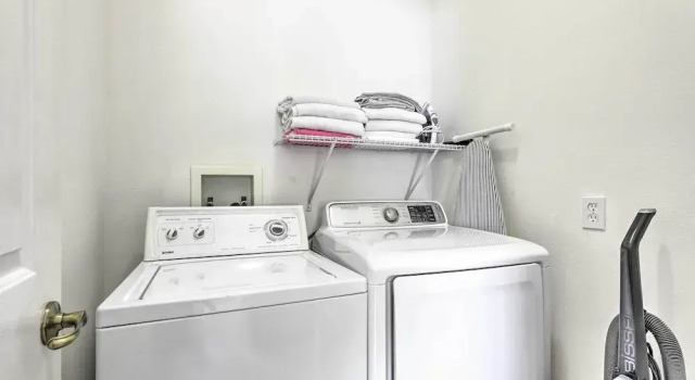 Kissimmee Condo w/ Resort Perks - 5 Mi to Disney!, Забронировать Курортный отель Курортные отели Фор Корнерз, рядом с Island H2O Live!, Курортный отель
