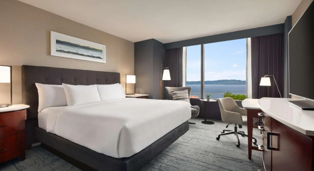 Двухместный номер Standard с видом на озеро Hotel Champlain Burlington, Curio Collection by Hilton