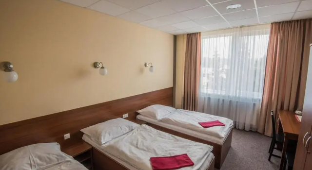 Трёхместный номер Standard City Hotel B&B, reception 24 7, 800m od-from R1, free parking