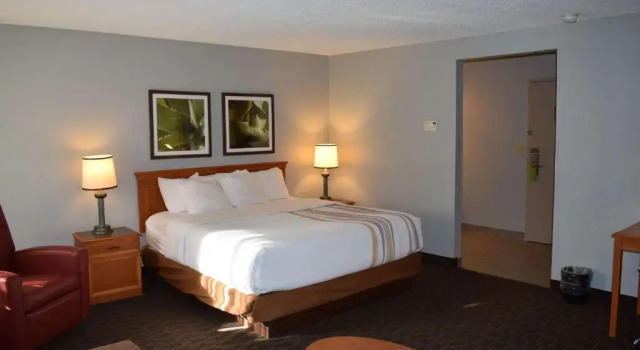 Студия AmericInn by Wyndham Glendale Milwaukee