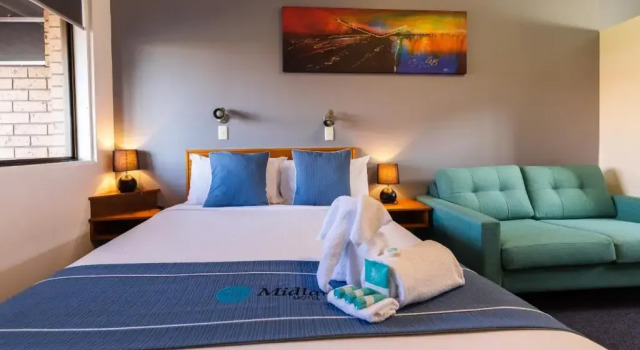 Двухместный номер Standard с видом на бассейн Midlands Motel