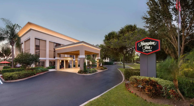 Кровать в общем номере Hampton Inn Naples - I-75