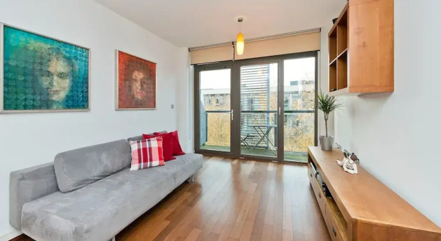 Апартаменты с 2 комнатами с балконом Spacious Flat With Balcony Close to the River in Greenwich by Underthedoormat