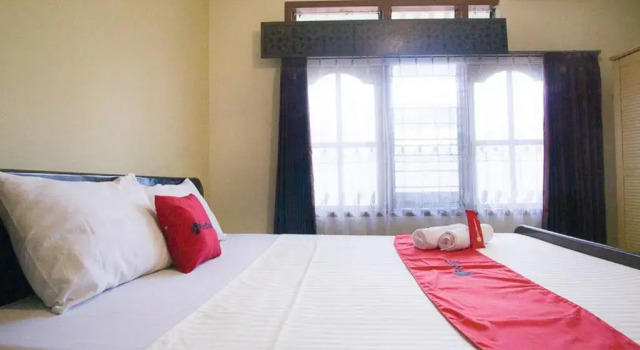 RedDoorz Syariah @ Jalan Gajah Mada, Book Guesthouse Guest Houses in East Java, Guesthouse
