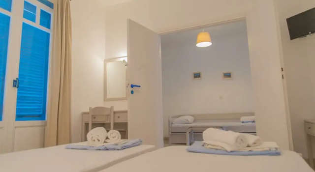 Четырёхместный номер Standard с балконом Ostria Hotel & Apartments