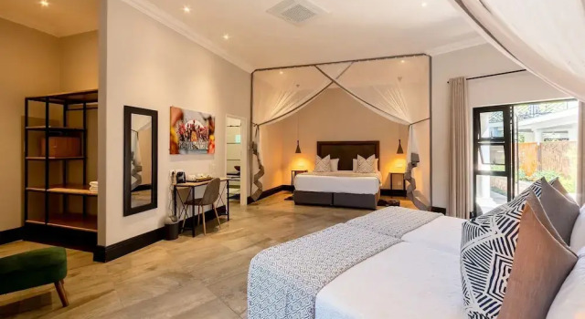 Четырёхместный номер Superior Nkosi Guest Lodge