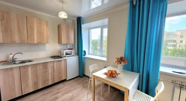 1 komn. Apartamenty na Abaja 122, Забронировать Апартаменты/квартира Отели Акмолинской области с парковкой, Парковка