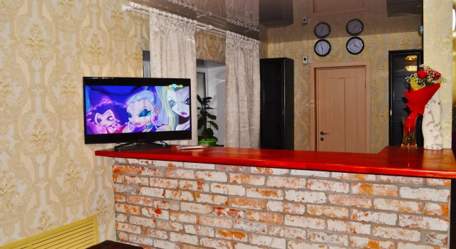 Viktori, Book Hotel Nikel 