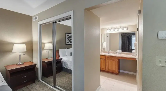 Двухместный люкс с мини-кухней Red Lion Inn & Suites Urbana