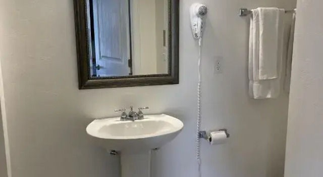 Двухместный номер Standard с балконом Lake Front Hotel