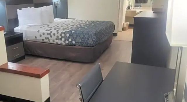 Люкс Econo Lodge Inn & Suites Downtown San Antonio