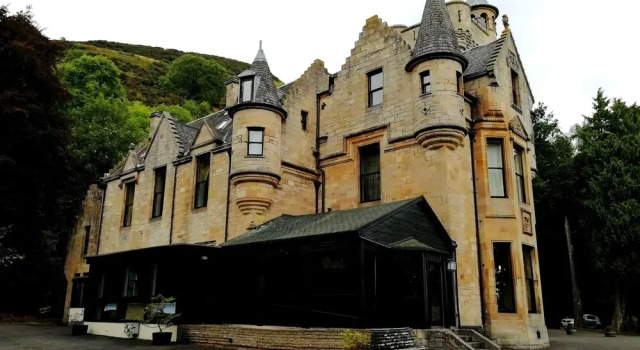 Broomhall Castle Hotel, Забронировать Отель Отели Центральной Шотландии с парковкой, Парковка