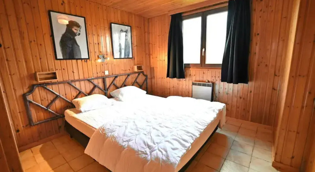 Bungalow Near the Ourthe and From the Centre of Town