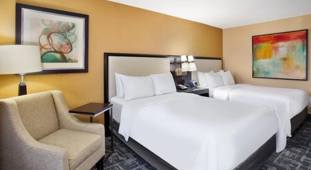 Номер Standard Crowne Plaza Hotel Greenville-I-385-Roper Mtn Rd by IHG