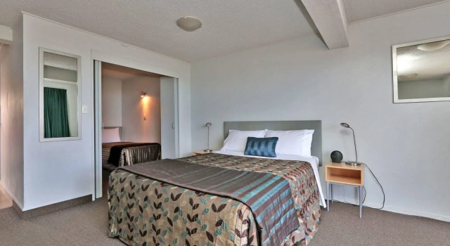 Edgewater Motor Lodge