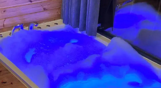 Бунгало Deluxe с балконом и с видом на реку Dolobi Bungalow
