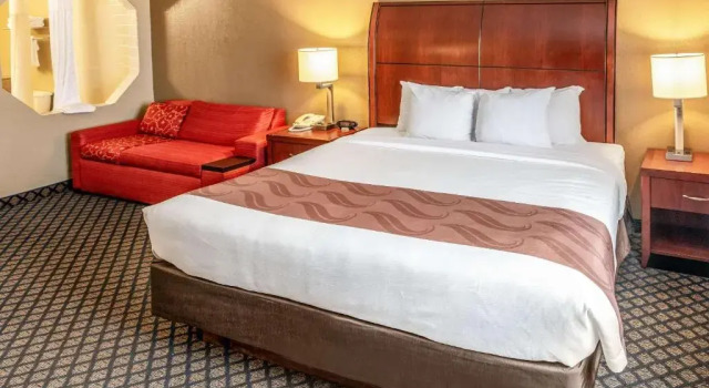 Люкс Quality Inn & Suites Seville