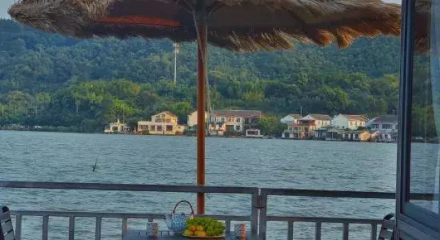 Dongqian Lake Yinwanyuhuo B&B