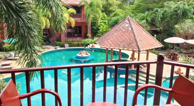Номер Deluxe с балконом и с видом на бассейн Andamanee Boutique Resort Aonang Krabi