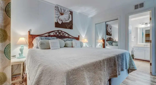 Beach & Tennis Admirals Row 440 - Two Bedroom Condo