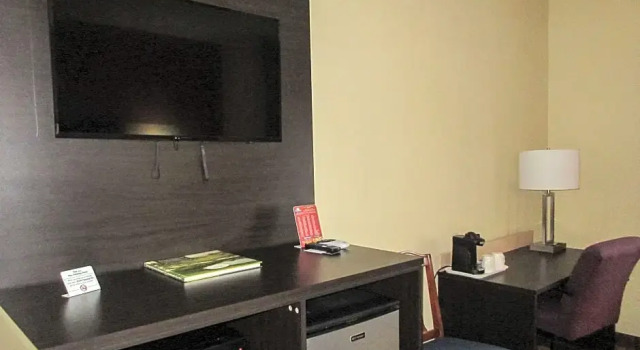Одноместный номер Standard Quality Inn & Suites Benton Harbor - St Joseph