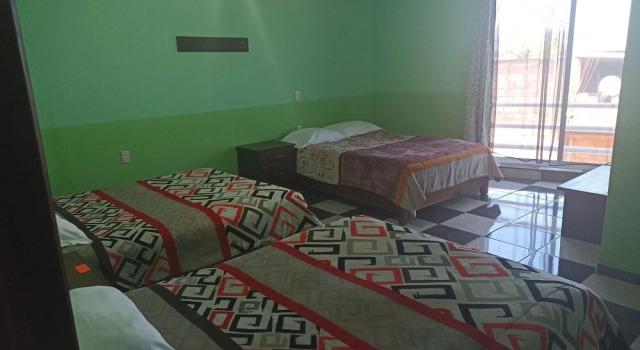 Hotel Queens, Rezerwuj Hotel Hotele w State of Puebla z parkingiem, Parking