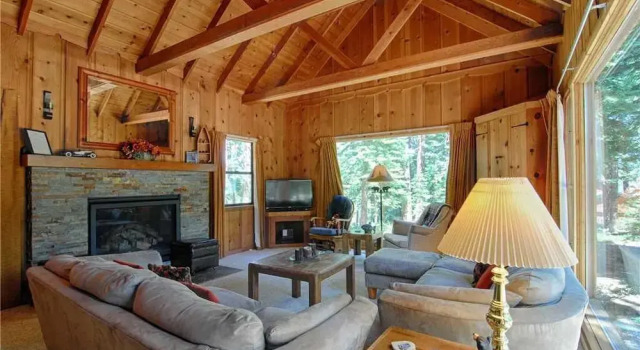 Great Outdoor Area and 2 Bonus Rooms in Loft #170