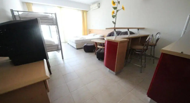 Студия с балконом и с видом на бассейн Menada Miramar Palace Apartments