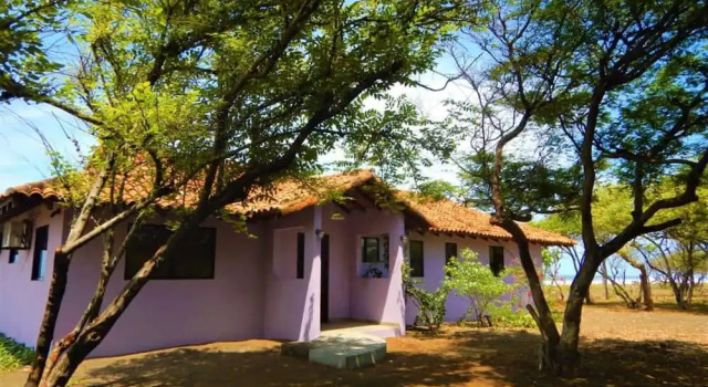 Salt Escapes Nicaragua - Bella Casas, Prenota Casa vacanze Cottage a Leon Region, Cottage