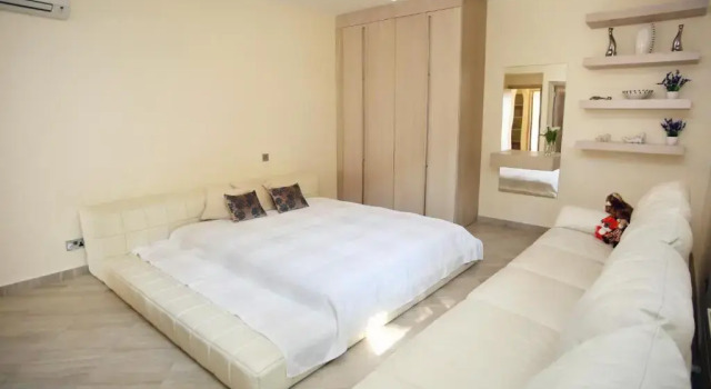 Seafront 5 Bedroom Villa Paradise in Sea Caves, Rezerwuj Willa Peja Pafos