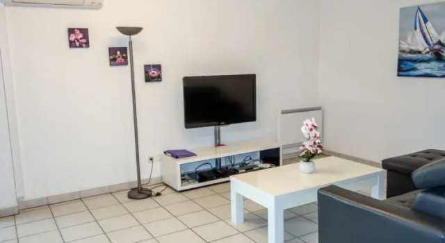 Apartment L'Ilot de Saint Jacques, Забронировать Апартаменты/квартира Отели Ла-Сьота с парковкой, рядом с Plage aux Chiens, Парковка