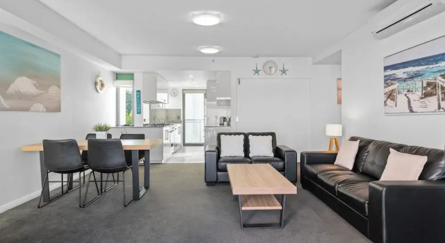 Номер Standard Proximity Waterfront Apartments