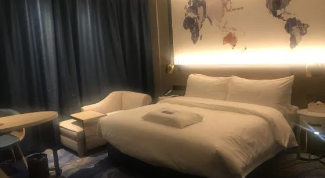 Люкс Deluxe Kyriad Hotel Zhengzhou High Speed Railway East Station