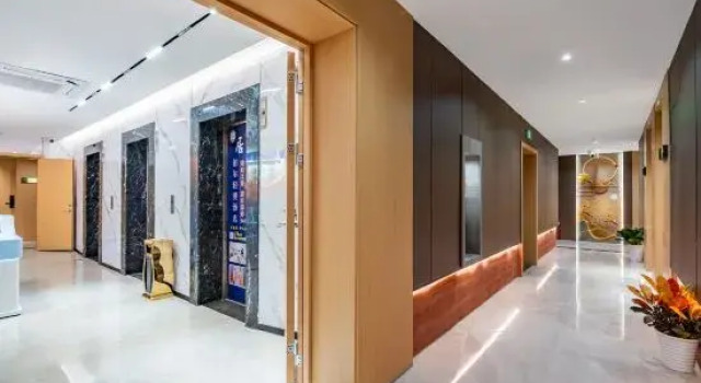 The Perle Light Hotel (Wuxi Cultural Square Store)