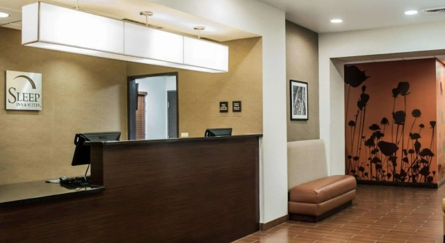 Sleep Inn & Suites Fort Campbell, Rezerwuj Hotel Oak Grove Kentucky