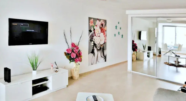 Las Americas Best-suite - Large Apartment With View, Garden and Swimming Pool, Prenota Appartamento Arona 