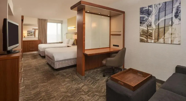Четырёхместный люкс SpringHill Suites by Marriott Philadelphia Airport / Ridley Park