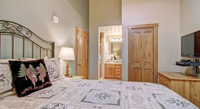 2317 Red Hawk Lodge by RedAwning, Забронировать Апартаменты/квартира Отели Кистон с бассейном, Бассейн