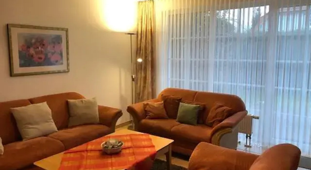 Bahnhofstr_13 Wohnung 2, Забронировать Отель Отели Цингст с парковкой, рядом с Пляж Цингст, Парковка