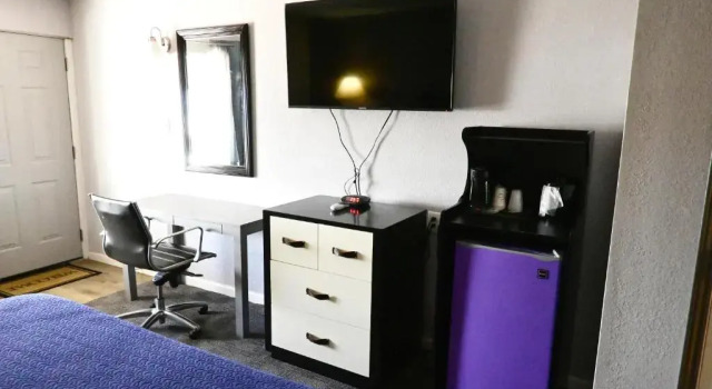 Номер Standard R Nite Star Hotel At Arlington Entertainment District