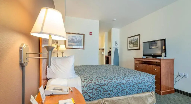 Номер Standard Days Inn by Wyndham Manitou Springs