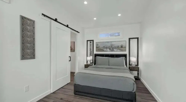 Коттедж Evergreen Escape W/hot-tub 5 Min to Downtown!