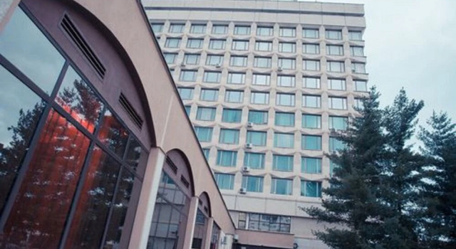 Hotel Trotuş, Rezervovat Hotel  
