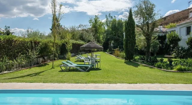Rustic Cottage in El Padul Near the City Centre