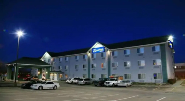 New Victorian Inn & Suites Lincoln, Rezerwuj Hotel Hotele w Nebraska z basenem, Basen