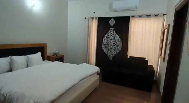 Mulberry Guest House F-11, Book Hotel Hotels in Islamabad with Parking, Parking