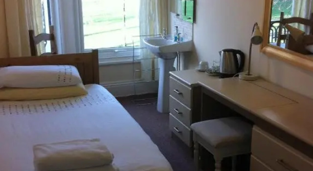 Chadwick Guest House, Забронировать Гостевой дом Мидлсбро Тиссайд