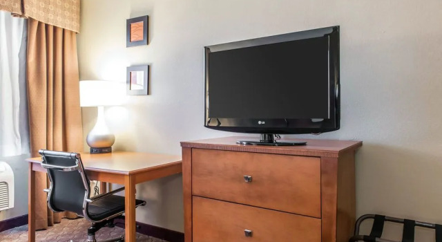 Holiday Inn Express And Suites Napoleon, Book Hotel Napoleon Ohio