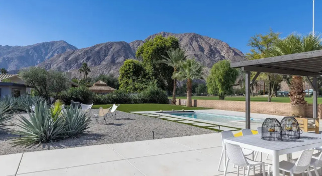 Коттедж 3BR Designer Hideaway w/ Private Pool, spa