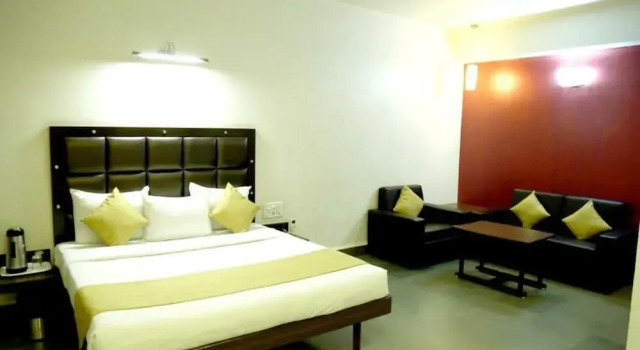 STARiHOTELS Railway Station Surat, Rezervovat Hotel Hotely v Gujarat s parkováním, Parkování